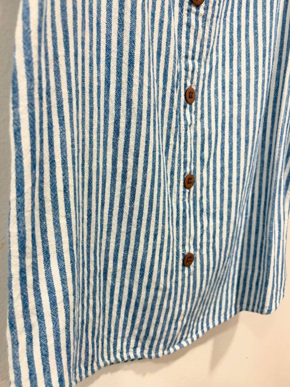 Women's Sleeveless Striped Blue and White Button Back Tank - size small - Picture 5 of 6
